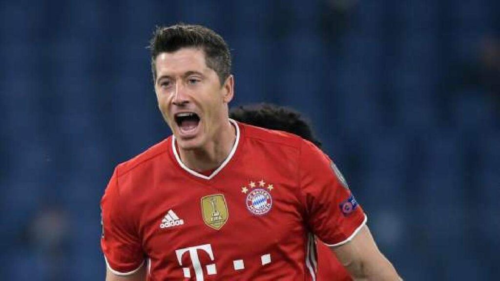 LEWANDOWSKI CONTESO TRA BARCELLONA E PSG