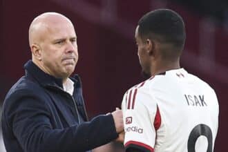 Isaak e Slot, liverpool 30/11/2025