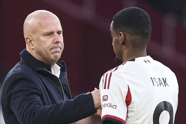 Isaak e Slot, liverpool 30/11/2025