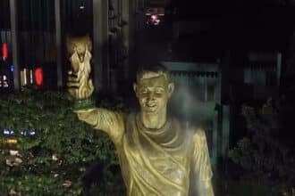 Lionel Messi, statua